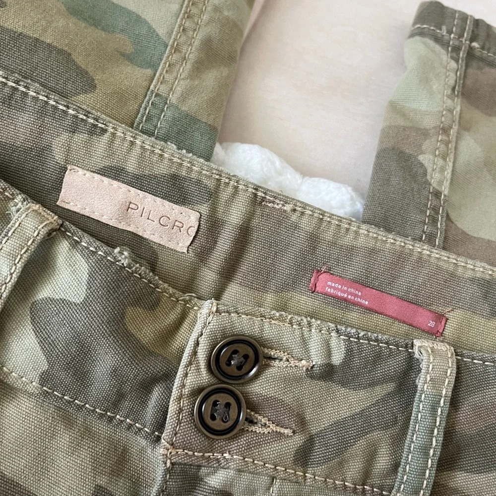 Anthropologie Pilcro The Wanderer low rise Camouflage Cargo Pants - Picture 4 of 8